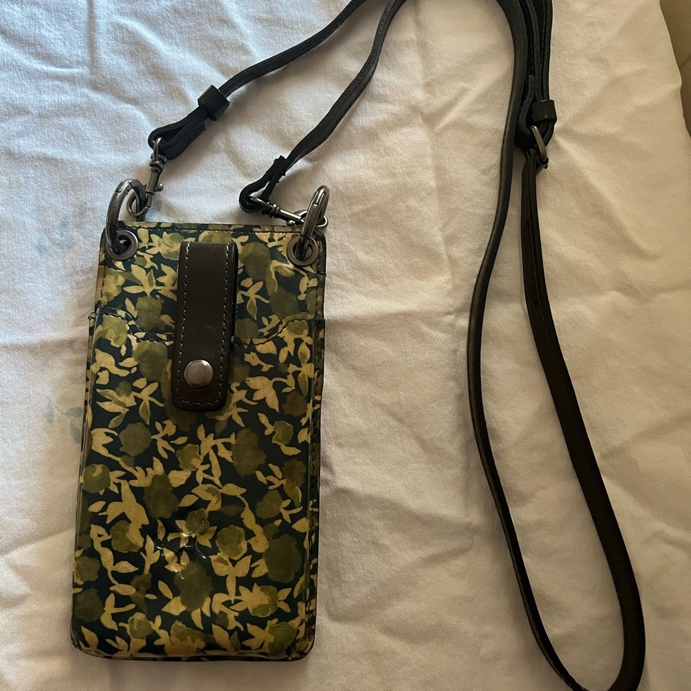 Patricia Nash Farleigh Olive Groves Green Crossbody Phone Wallet Bag